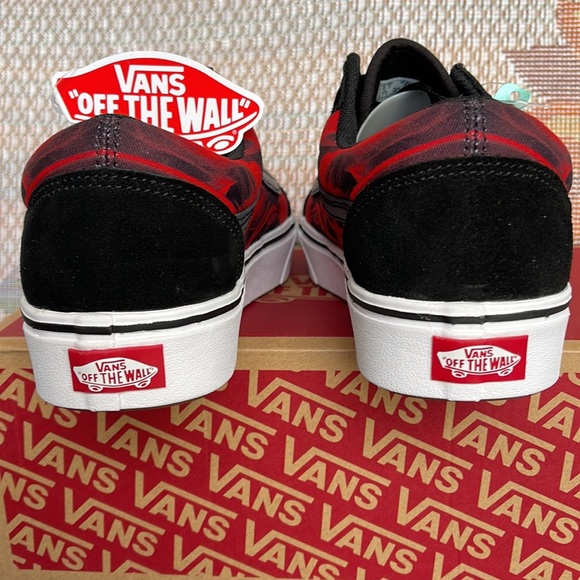 Vans Comfycush Old School 
After Dark Black/Red
VNOA5DYCY09
WMNS sneakers - Picture 14 of 16